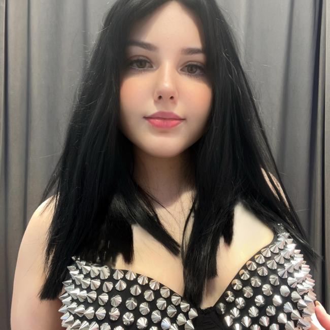 Hot girl online
